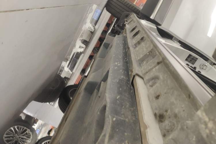 Used Toyota Wildlander 2022 2.0L CVT Two-Wheel Drive Luxury PLUS Edition Right Side Sill