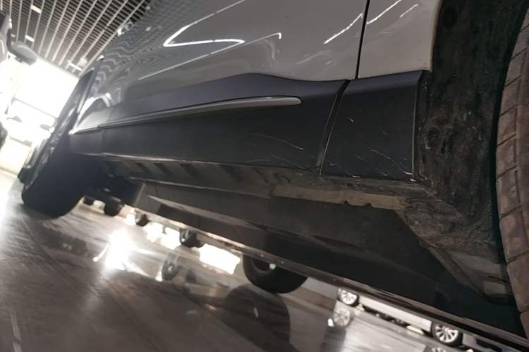 Used Toyota Wildlander 2022 2.0L CVT Two-Wheel Drive Luxury PLUS Edition Right Side Sill