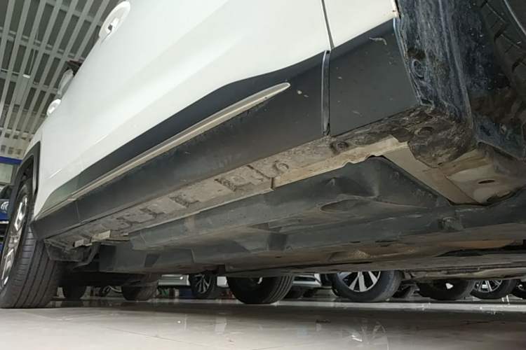 Used Toyota Wildlander 2022 2.0L CVT Two-Wheel Drive Luxury PLUS Edition Right Side Sill