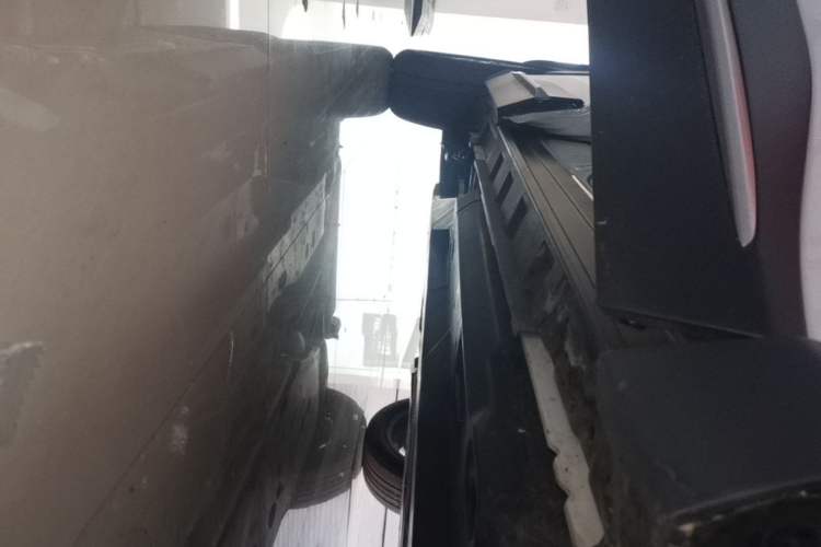 Used Toyota Wildlander 2022 2.0L CVT Two-Wheel Drive Luxury PLUS Edition Right Side Sill