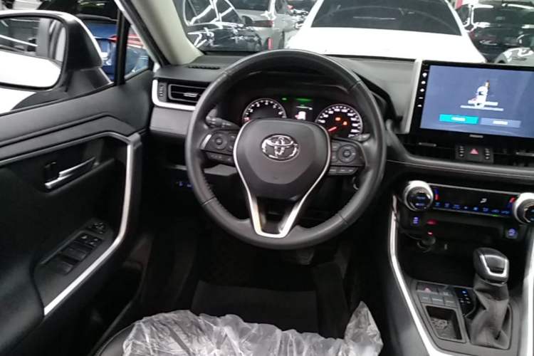Used Toyota Wildlander 2022 2.0L CVT Two-Wheel Drive Luxury Edition Steering Wheel