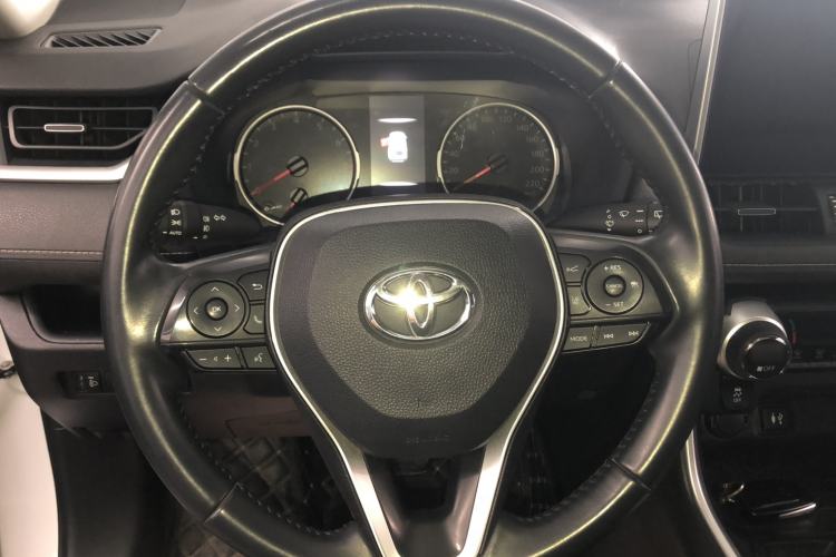 Used Toyota Wildlander 2022 2.0L CVT Two-Wheel Drive Luxury PLUS Edition Steering Wheel