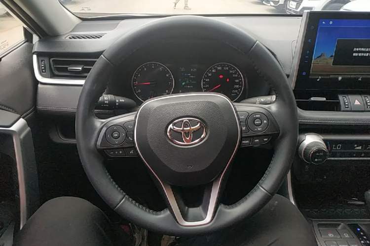 Used Toyota Wildlander 2022 2.0L CVT Two-Wheel Drive Luxury Edition Steering Wheel