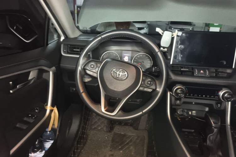 Used Toyota Wildlander 2022 2.0L CVT Two-Wheel Drive Luxury Edition Steering Wheel