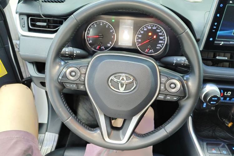 Used Toyota Wildlander 2022 2.0L CVT Two-Wheel Drive Luxury Edition Steering Wheel