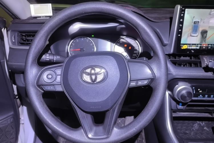 Used Toyota Wildlander 2022 Updated Version 2.0L CVT Two-Wheel Drive Leading Edition Steering Wheel