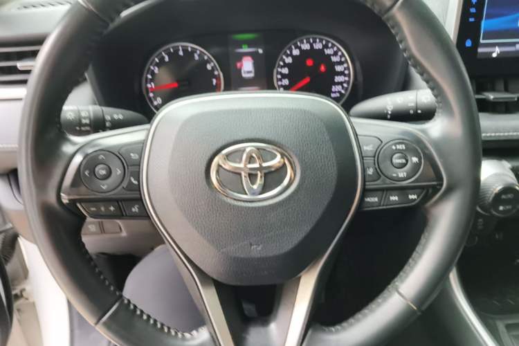 Used Toyota Wildlander 2022 2.0L CVT Two-Wheel Drive Luxury PLUS Edition Steering Wheel