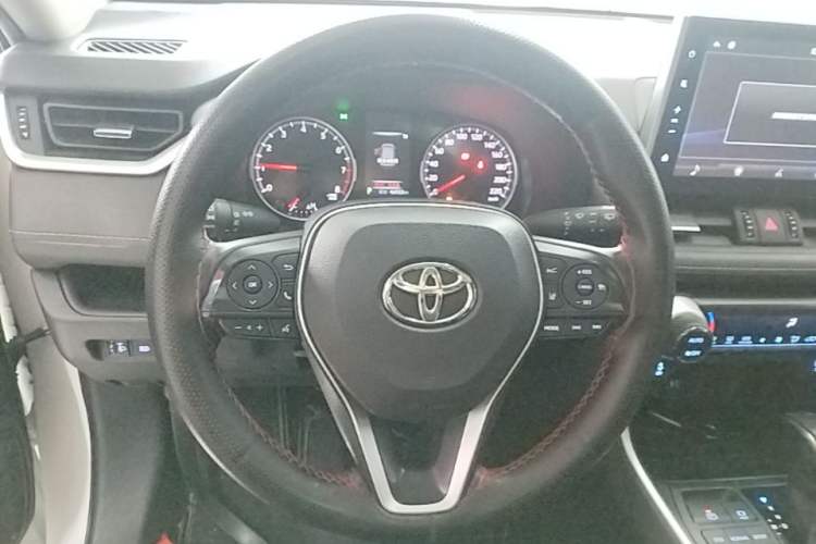 Used Toyota Wildlander 2022 2.0L CVT Two-Wheel Drive Luxury PLUS Edition Steering Wheel