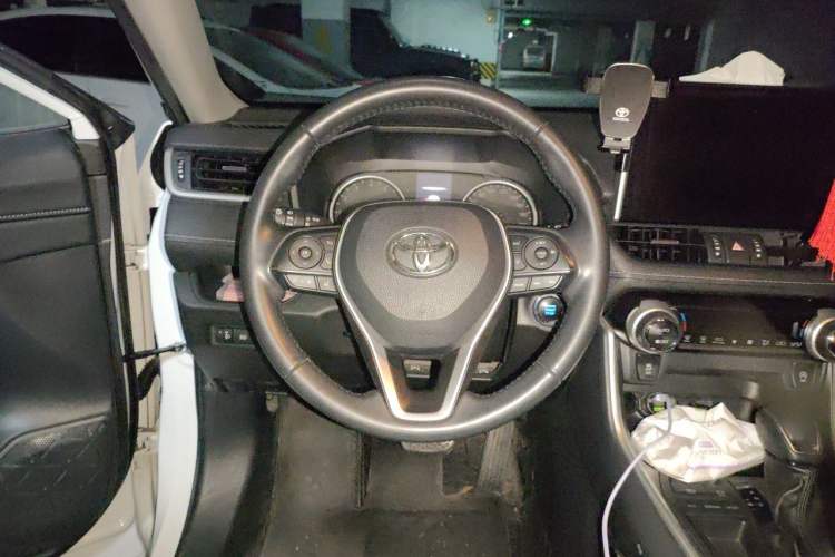 Used Toyota Wildlander 2022 2.0L CVT Two-Wheel Drive Luxury PLUS Edition Steering Wheel