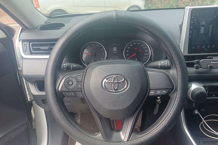 Used Toyota Wildlander 2022 2.0L CVT Two-Wheel Drive Leading Edition Steering Wheel