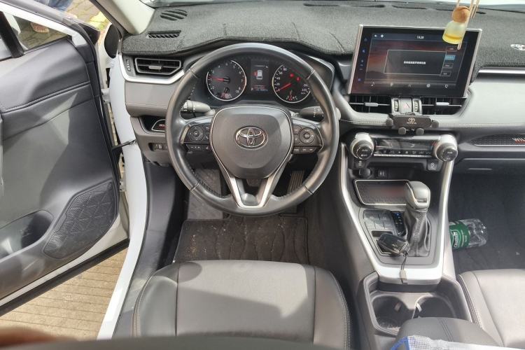 Used Toyota Wildlander 2022 2.0L CVT Two-Wheel Drive Luxury PLUS Edition Steering Wheel