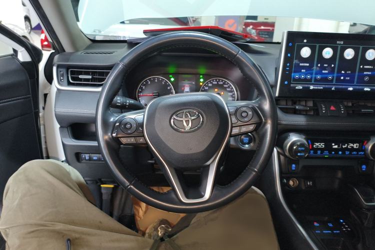 Used Toyota Wildlander 2022 2.0L CVT Two-Wheel Drive Luxury PLUS Edition Steering Wheel