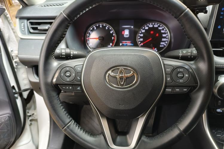 Used Toyota Wildlander 2022 2.0L CVT Two-Wheel Drive Luxury PLUS Edition Steering Wheel