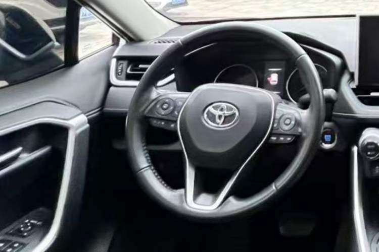 Used Toyota Wildlander 2022 2.0L CVT Two-Wheel Drive Luxury PLUS Edition Steering Wheel