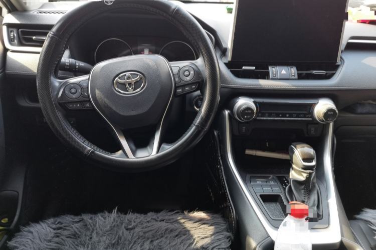 Used Toyota Wildlander 2022 2.0L CVT Two-Wheel Drive Luxury PLUS Edition Steering Wheel