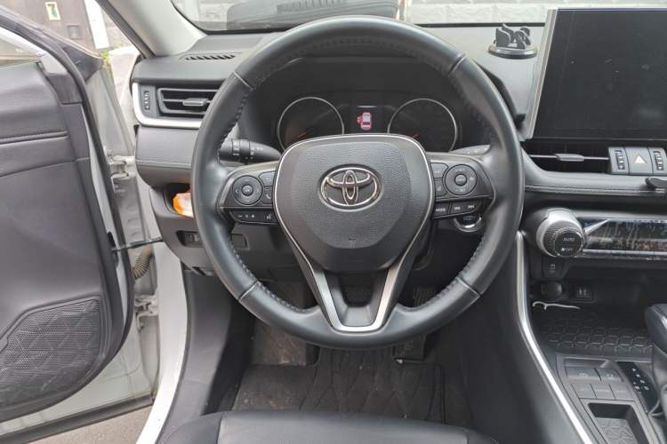Used Toyota Wildlander 2022 2.0L CVT Two-Wheel Drive Luxury Edition Steering Wheel