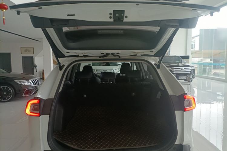 Used Toyota Wildlander 2022 2.0L CVT 4x4 Luxury PLUS Edition Trunk