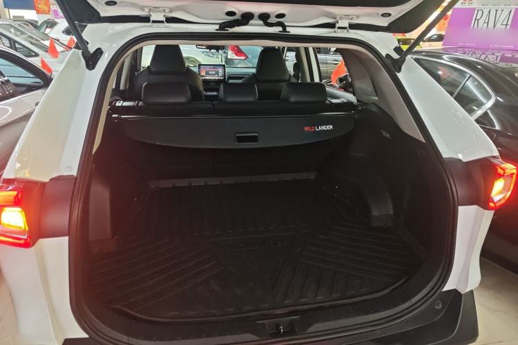 Used Toyota Wildlander 2022 2.0L CVT 4x4 Luxury PLUS Edition Trunk