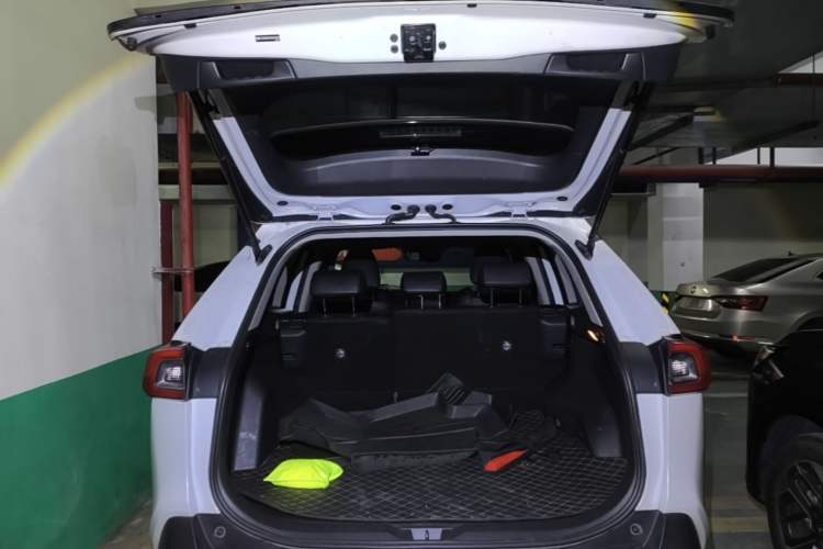 Used Toyota Wildlander 2022 Updated Version 2.0L CVT Two-Wheel Drive Leading Edition Trunk