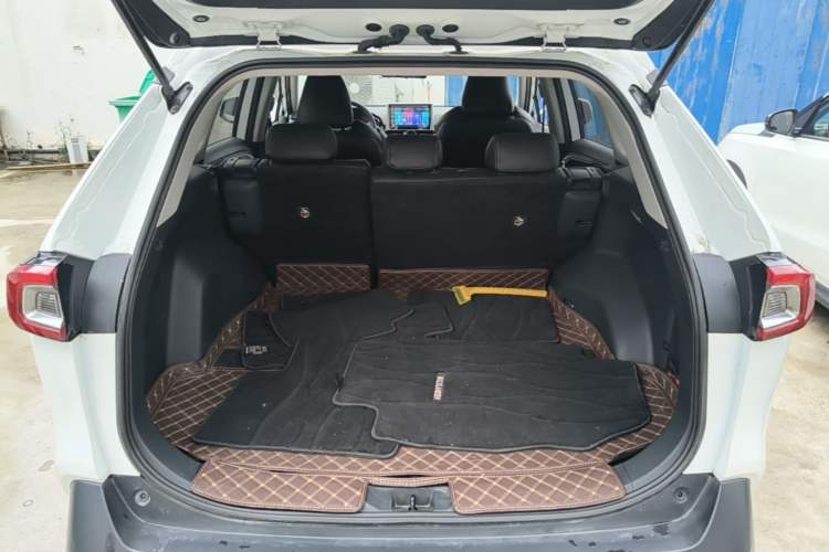 Used Toyota Wildlander 2022 2.0L CVT Two-Wheel Drive Leading Edition Trunk