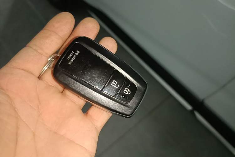 Used Toyota Wildlander 2022 2.0L CVT Two-Wheel Drive Luxury PLUS Edition Vehicle Key