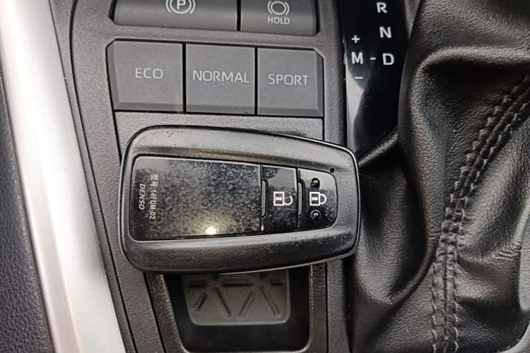 Used Toyota Wildlander 2022 2.0L CVT Two-Wheel Drive Luxury PLUS Edition Vehicle Key