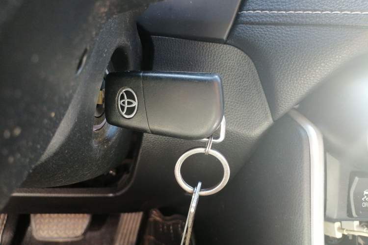 Used Toyota Wildlander 2022 2.0L CVT Two-Wheel Drive Leading Edition Vehicle Key