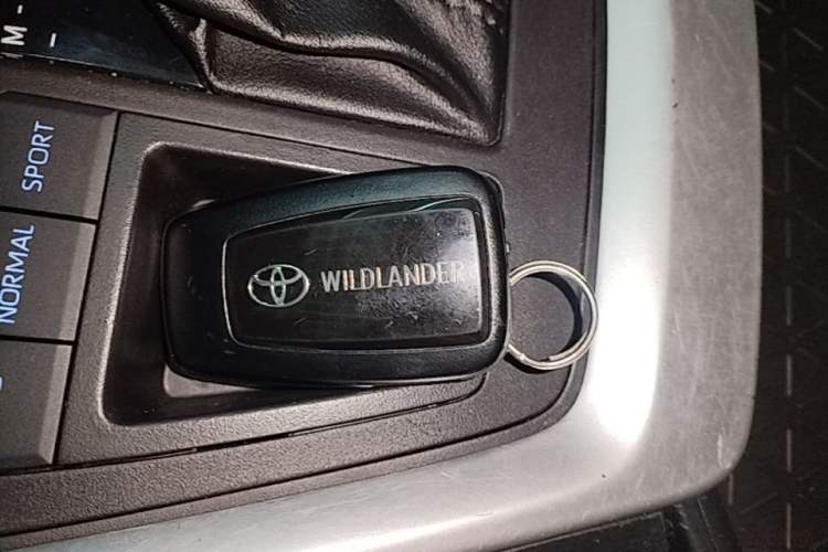 Used Toyota Wildlander 2022 2.0L CVT Two-Wheel Drive Luxury PLUS Edition Vehicle Key