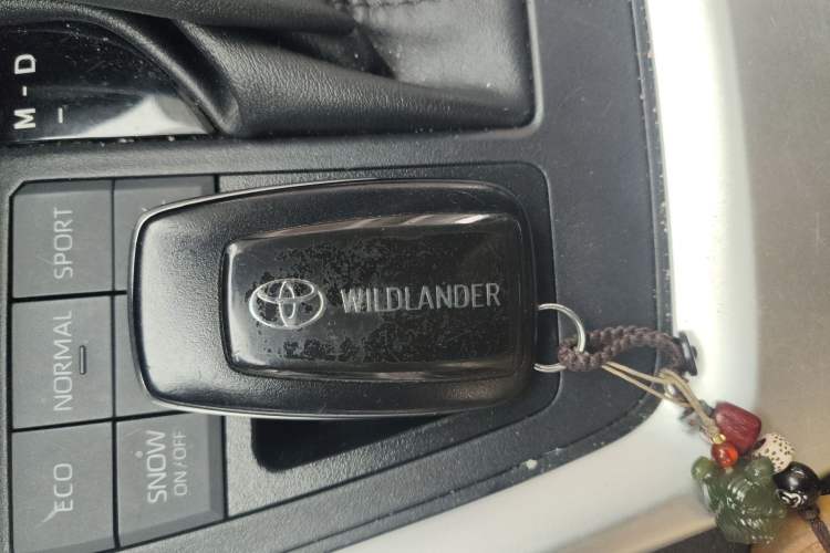 Used Toyota Wildlander 2022 2.0L CVT 4x4 Luxury PLUS Edition Vehicle Key