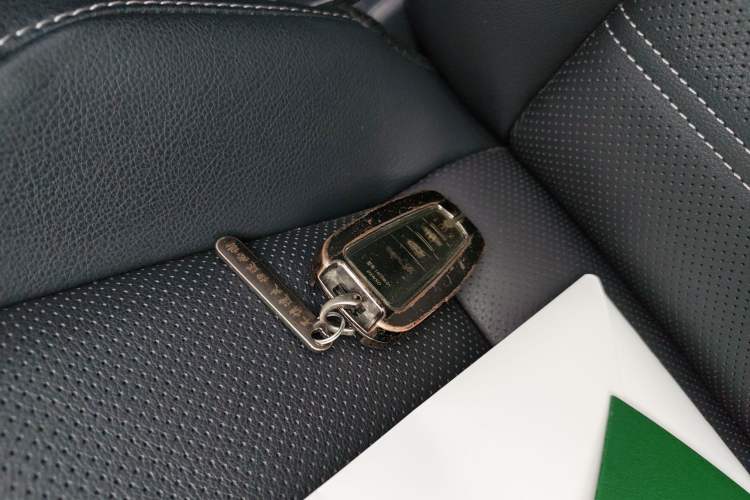 Used Toyota Wildlander 2022 Dual-Engine 2.5L E-CVT Two-Wheel Drive Prestige Edition Vehicle Key