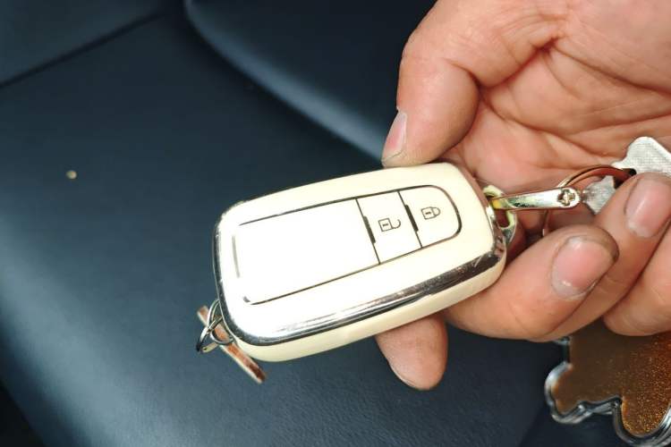 Used Toyota Wildlander 2022 2.0L CVT Two-Wheel Drive Luxury Edition Vehicle Key