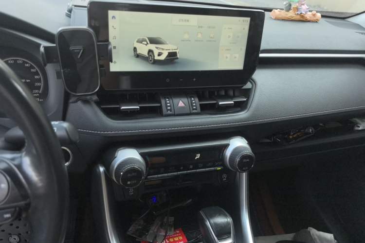 Used Toyota Wildlander 2023 2.0L CVT Four-Wheel Drive Luxury PLUS Edition Audio And AC Panel