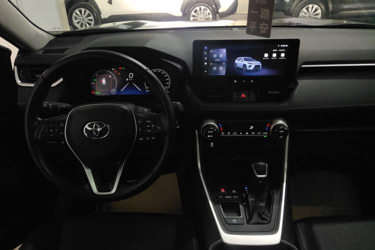 Used Toyota Wildlander 2023 Dual-Motor 2.5L E-CVT Two-Wheel Drive Luxury PLUS Edition Audio And AC Panel