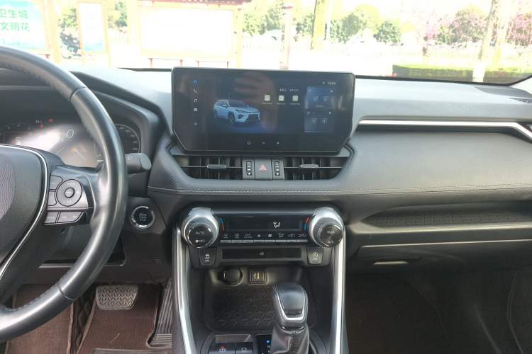 Used Toyota Wildlander 2023 2.0L CVT Four-Wheel Drive Luxury PLUS Edition Audio And AC Panel