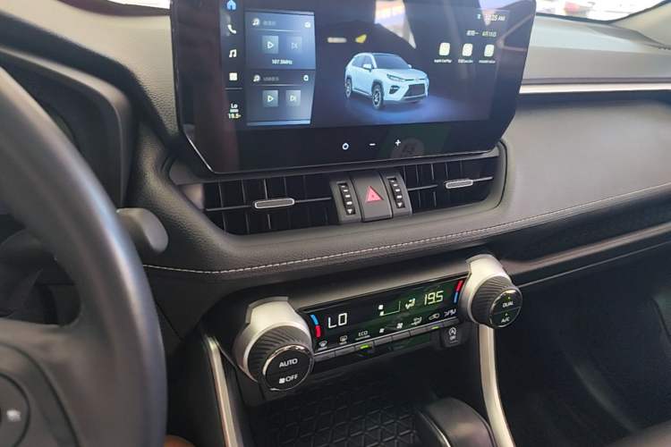 Used Toyota Wildlander 2023 2.0L CVT Two-Wheel Drive Luxury PLUS Edition Audio And AC Panel