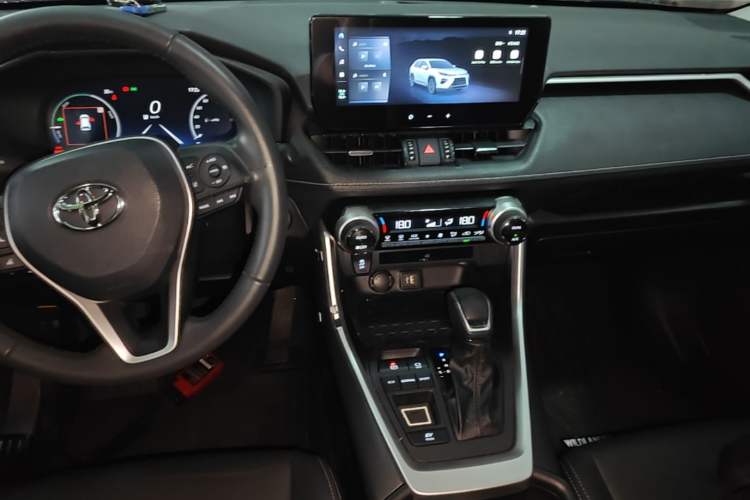 Used Toyota Wildlander 2023 Dual-Motor 2.5L E-CVT Two-Wheel Drive Luxury PLUS Edition Audio And AC Panel