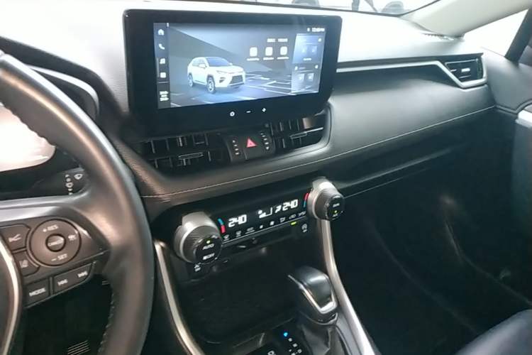 Used Toyota Wildlander 2023 2.0L CVT Two-Wheel Drive Luxury PLUS Edition Audio And AC Panel