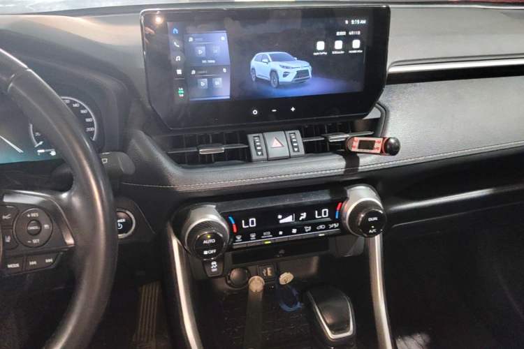 Used Toyota Wildlander 2023 Dual-Motor 2.5L E-CVT Two-Wheel Drive Luxury PLUS Edition Audio And AC Panel