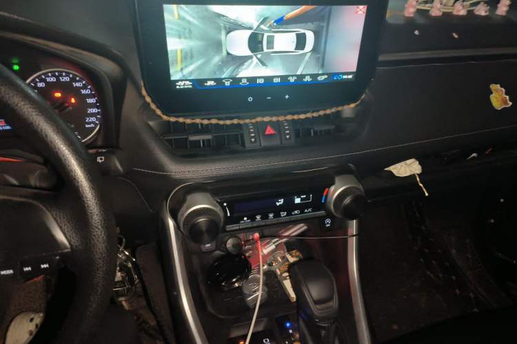 Used Toyota Wildlander 2023 2.0L CVT Two-Wheel Drive Leading Edition Audio And AC Panel