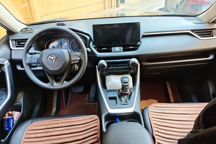 Used Toyota Wildlander 2023 2.0L CVT Two-Wheel Drive Leading Edition Center Console