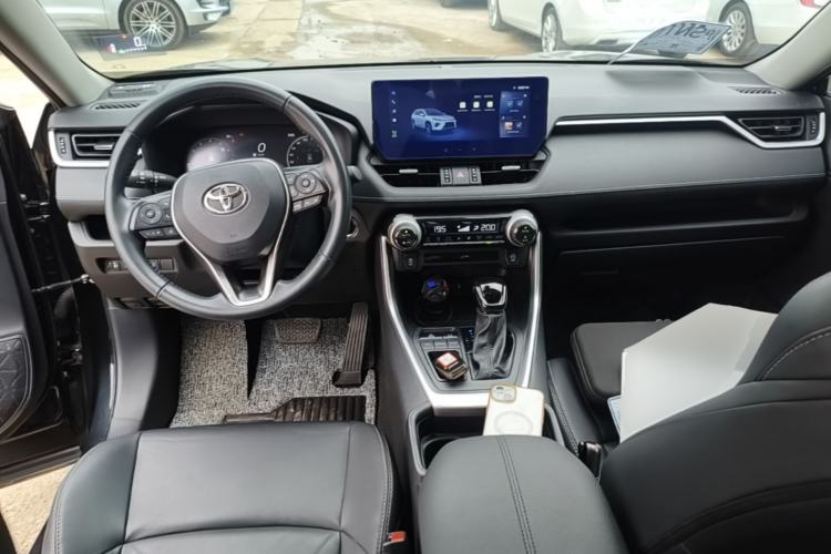Used Toyota Wildlander 2023 2.0L CVT Two-Wheel Drive Luxury PLUS Edition Center Console
