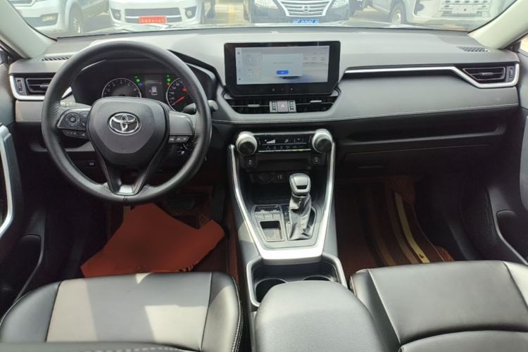 Used Toyota Wildlander 2023 2.0L CVT Two-Wheel Drive Leading Edition Center Console
