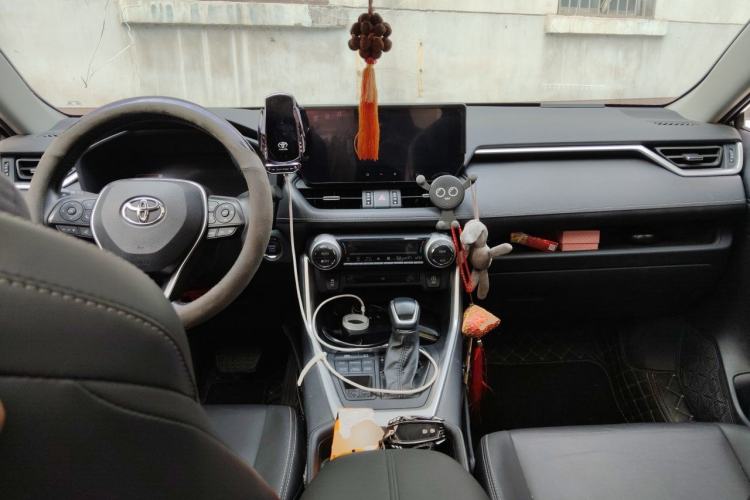 Used Toyota Wildlander 2023 2.0L CVT Four-Wheel Drive Luxury PLUS Edition Center Console