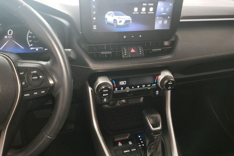 Used Toyota Wildlander 2023 2.0L CVT Two-Wheel Drive Luxury PLUS Edition Center Console