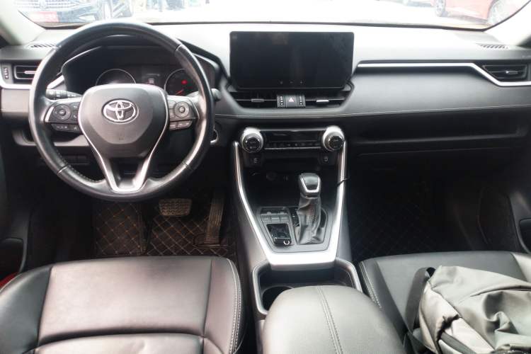 Used Toyota Wildlander 2023 2.0L CVT Two-Wheel Drive Urban Edition Center Console