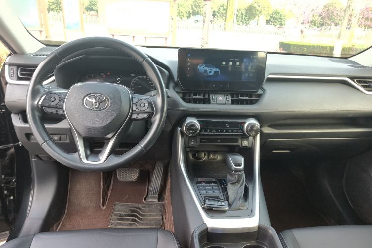 Used Toyota Wildlander 2023 2.0L CVT Four-Wheel Drive Luxury PLUS Edition Center Console
