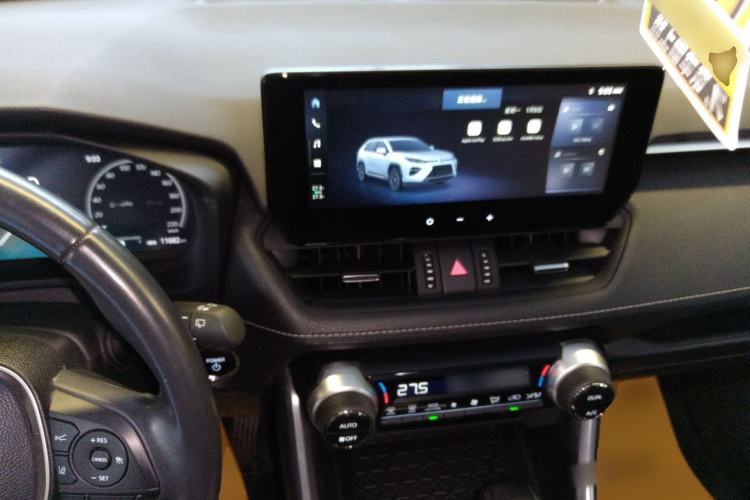 Used Toyota Wildlander 2023 Dual-Engine 2.5L E-CVT Two-Wheel Drive Urban Edition Center Console