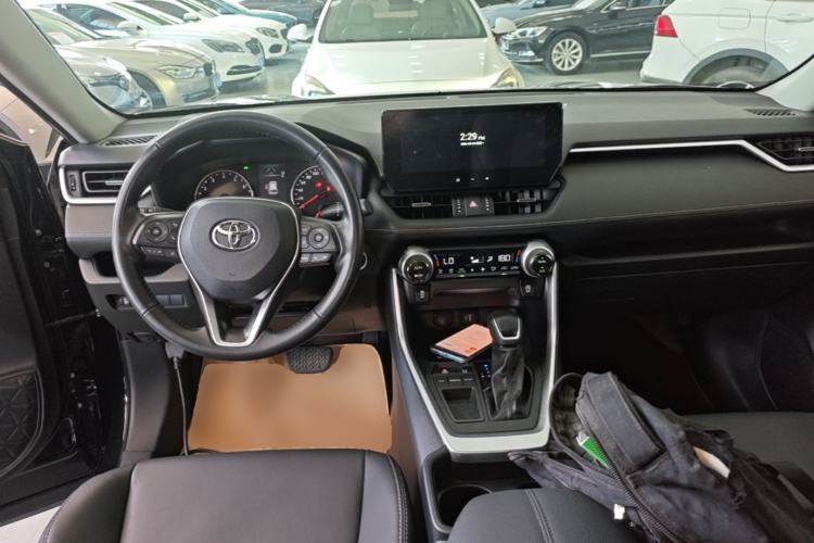 Used Toyota Wildlander 2023 2.0L CVT Two-Wheel Drive Urban Edition Center Console