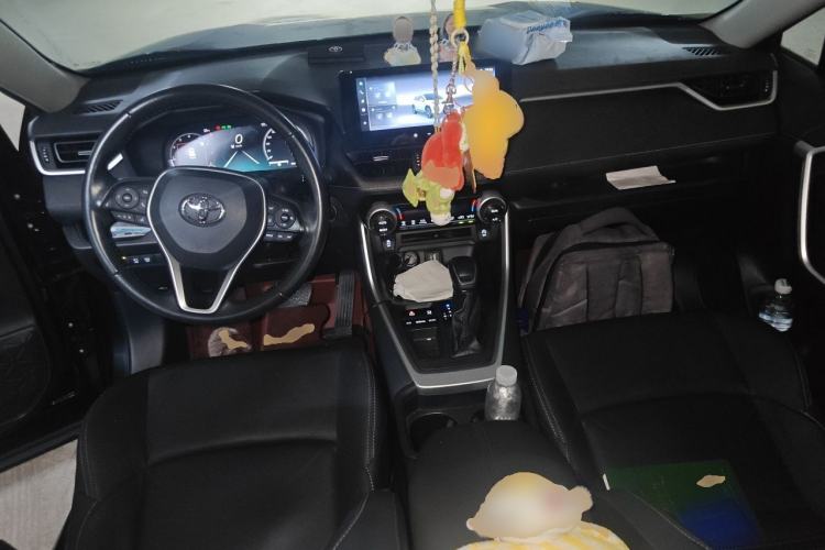 Used Toyota Wildlander 2023 2.0L CVT Two-Wheel Drive Luxury PLUS Edition Center Console