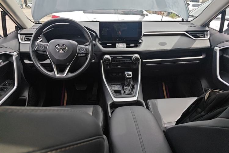 Used Toyota Wildlander 2023 2.0L CVT Four-Wheel Drive Luxury PLUS Edition Center Console